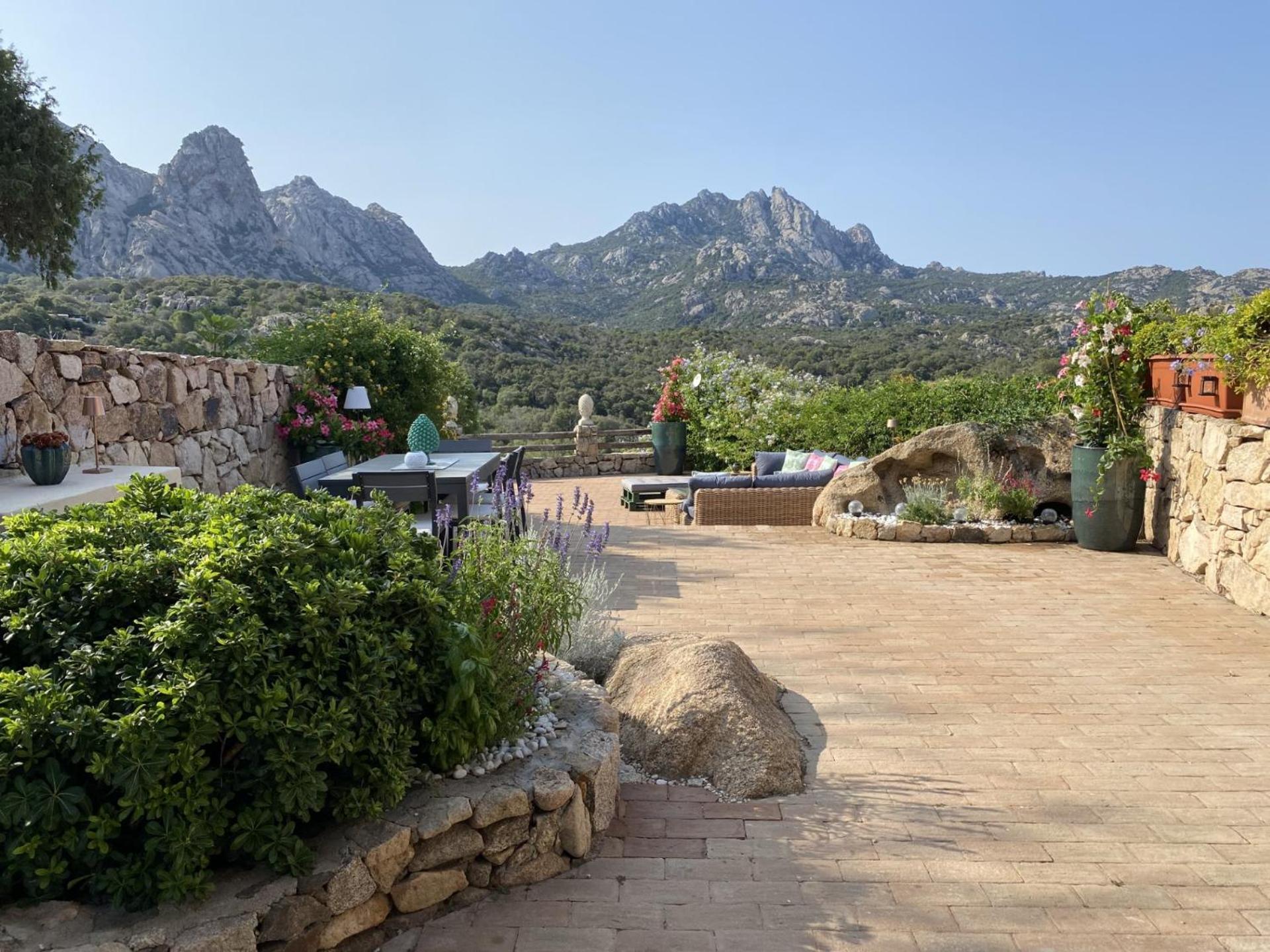 Casa Graniti San Pantaleo Villa Exterior photo